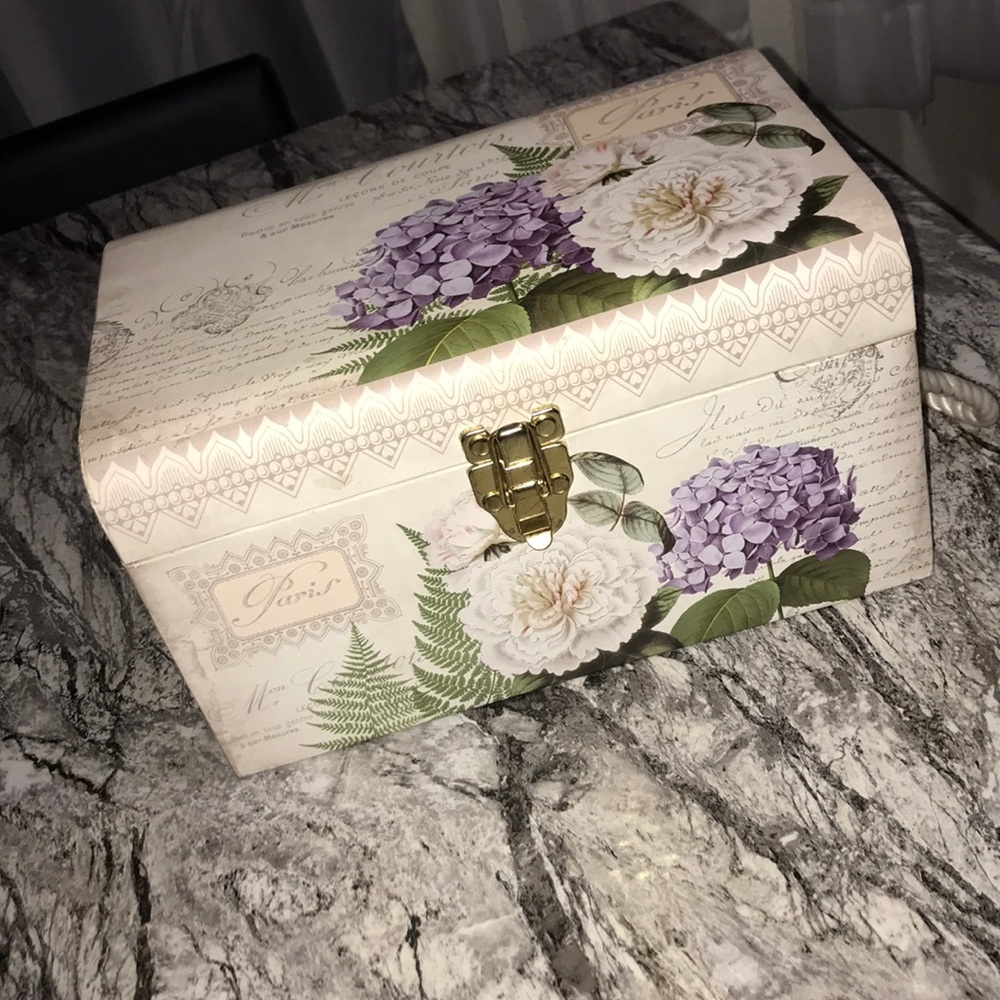 chest box 😍